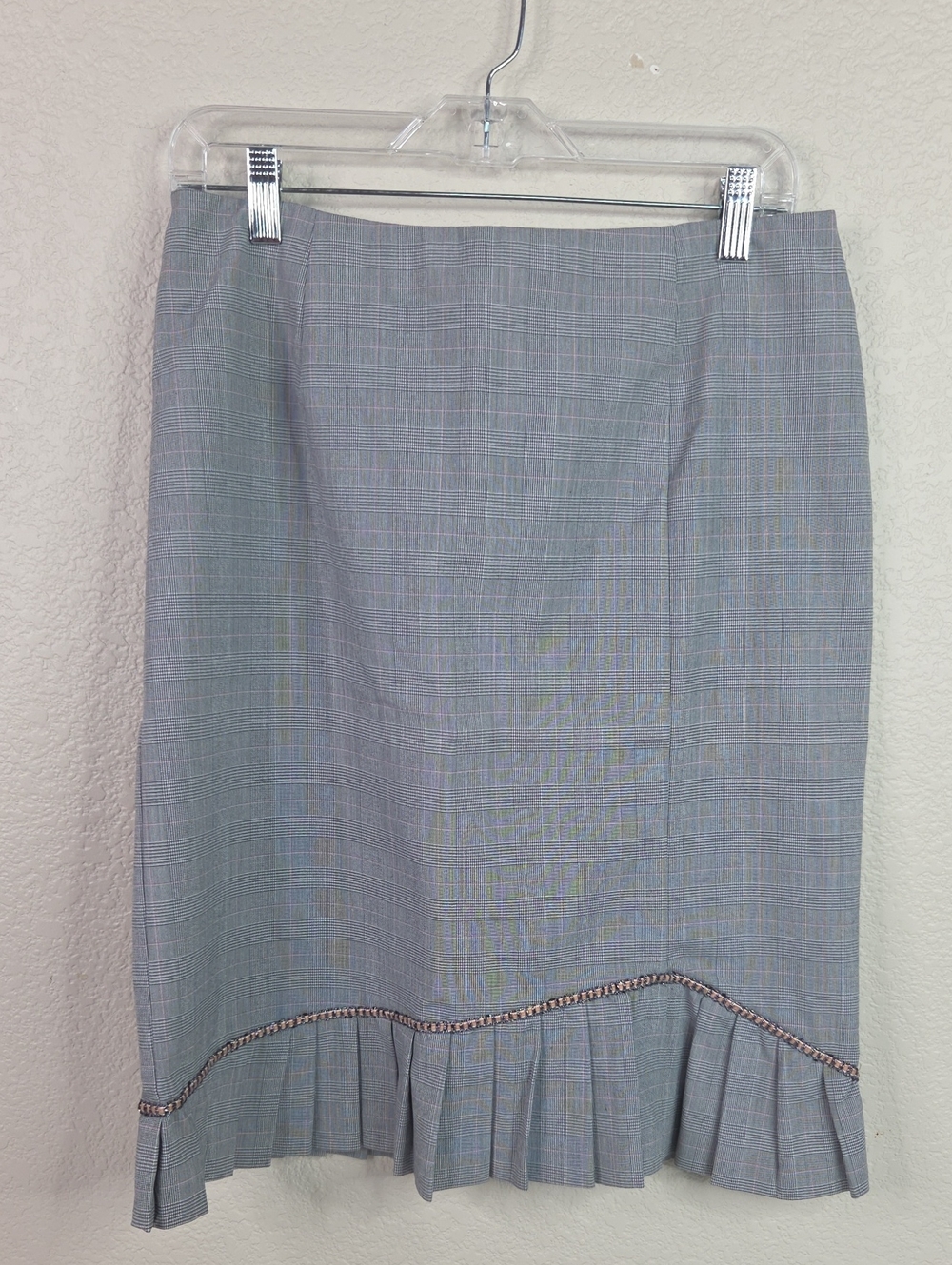 Women's Light Gray Plaid A-Line Skirt with Ruffle Hem